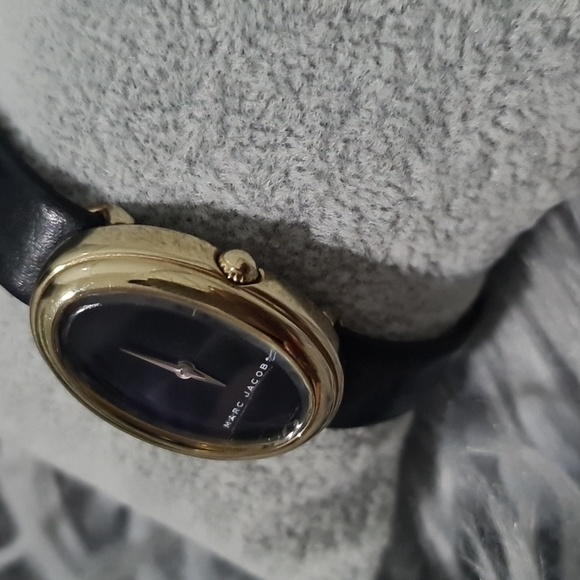 genuine Marc Jacobs watch - Picture 2 of 6